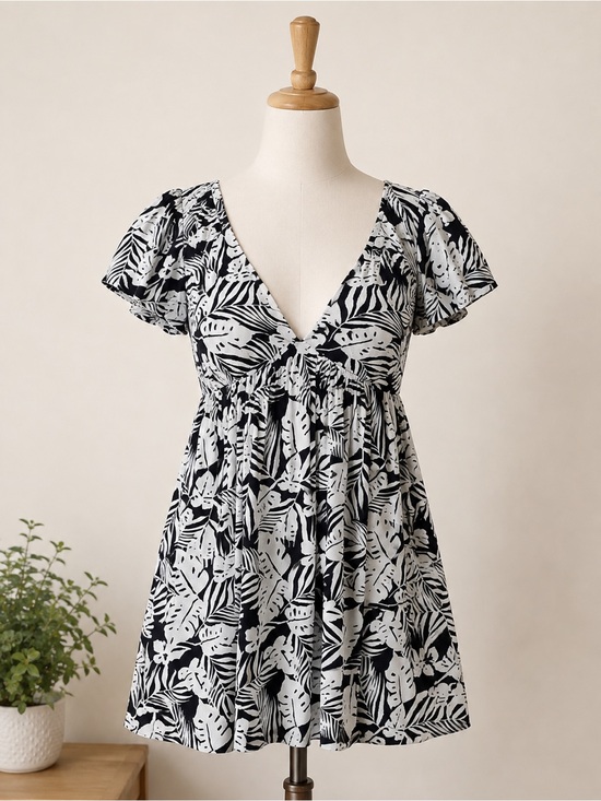 Salty Crew Dresses & Skirts - Salty Crew Tropical Palm Print Puff Sleeve Mini Dress Medium Black White